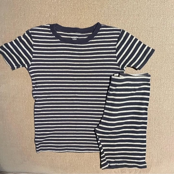 CARTER’S BOYS SHORTS PYJAMA SET - Picture 1 of 3